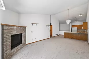 643 86th Ln NW, Coon Rapids, MN 55433 - Photo 4