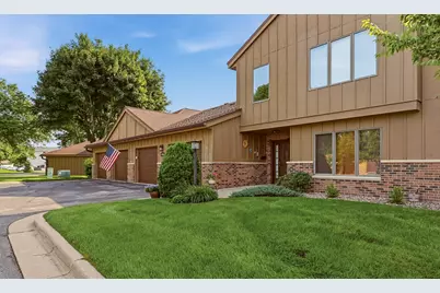 1808 Lakeview Court SW #101, Rochester, MN 55902 - Photo 2