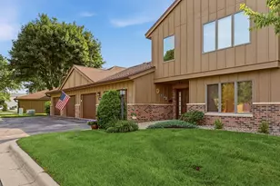 1808 Lakeview Ct SW, Rochester, MN 55902 - Photo 2