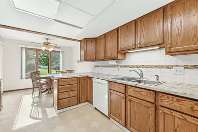 1808 Lakeview Court SW #101, Rochester, MN 55902 - Photo 8