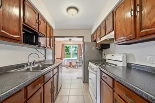 1805 Marvale Ave SE, Rochester, MN 55904 - Photo 4