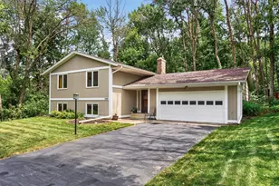 5595 Wedgewood Dr, Shorewood, MN 55331 - Photo 18