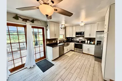 305 Lincoln Court SW, Warroad, MN 56763 - Photo 6