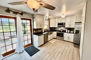 305 Lincoln Ct SW, Warroad, MN 56763 - Photo 6