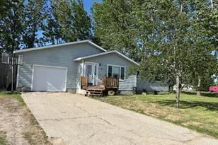 305 Lincoln Ct SW, Warroad, MN 56763 - Photo 2