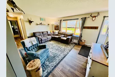 305 Lincoln Court SW, Warroad, MN 56763 - Photo 4