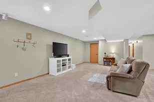 101 Anglewood Dr, Kenyon, MN 55946 - Photo 24