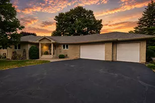 101 Anglewood Dr, Kenyon, MN 55946 - Photo 1