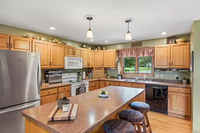 101 Anglewood Drive, Kenyon, MN 55946 - Photo 8