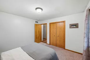 101 Anglewood Dr, Kenyon, MN 55946 - Photo 32