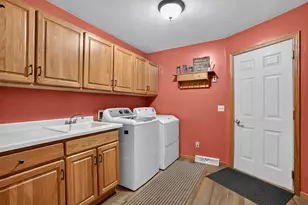 101 Anglewood Dr, Kenyon, MN 55946 - Photo 40