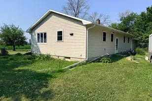 32466 Co Rd 45, Bingham Lake, MN 56118 - Photo 2