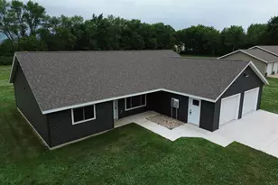 141 Washington St, Walnut Grove, MN 56180 - Photo 2