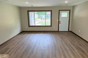 141 Washington St, Walnut Grove, MN 56180 - Photo 12