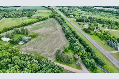557 222nd Street E, Saint Cloud, MN 56301 - Photo 2