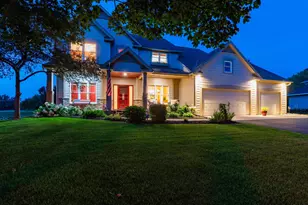10610 Pinnacle Way, Woodbury, MN 55129 - Photo 2