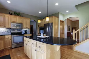 10610 Pinnacle Way, Woodbury, MN 55129 - Photo 8