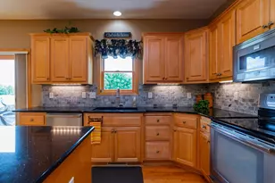 10610 Pinnacle Way, Woodbury, MN 55129 - Photo 8