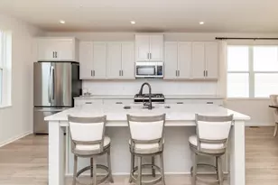 8658 London Cir NE, Blaine, MN 55449 - Photo 10