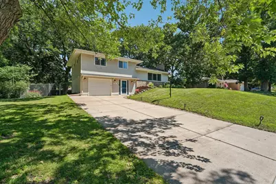 7132 Courtly Road, Woodbury, MN 55125 - Photo 2
