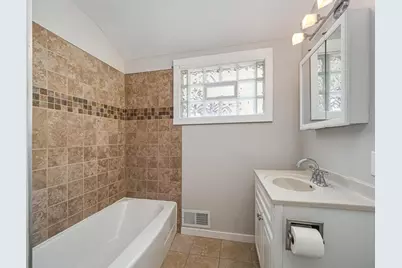 634 Orange Avenue W, Saint Paul, MN 55117 - Photo 20