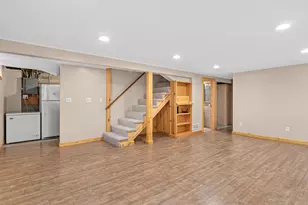 2570 Avon St N, Roseville, MN 55113 - Photo 20