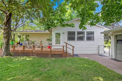 2570 Avon Street N, Roseville, MN 55113 - Photo 2