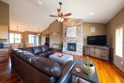 6531 Century Lane, Prior Lake, MN 55372 - Photo 2