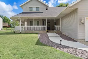 1329 Springwood Ln, Faribault, MN 55021 - Photo 2