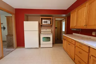 18 S Oregon Ave, Morris, MN 56267 - Photo 8