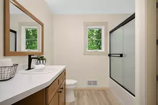 8090 159th St W, Apple Valley, MN 55124 - Photo 10