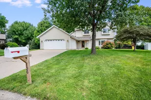 120 Chaucer Ct, Mankato, MN 56001 - Photo 2