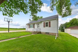 531 1st St SW, New Richland, MN 56072 - Photo 4