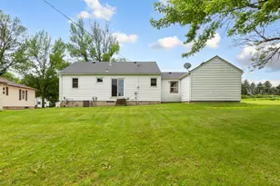 531 1st St SW, New Richland, MN 56072 - Photo 8