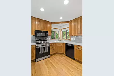 7600 Eileen Street, Eden Prairie, MN 55346 - Photo 4