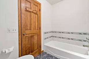 7600 Eileen St, Eden Prairie, MN 55346 - Photo 48