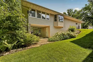 1813 13th Ave NE, Rochester, MN 55906 - Photo 2