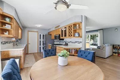 7686 Ivystone Avenue S, Cottage Grove, MN 55016 - Photo 8
