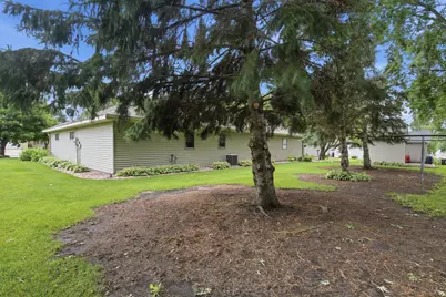 2204 20th Street SW, Willmar, MN 56201 - Photo 4