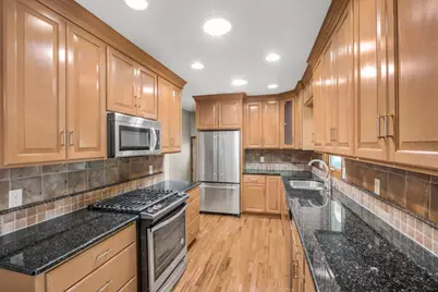 2925 Kyle Avenue N, Golden Valley, MN 55422 - Photo 6