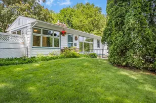 2925 Kyle Ave N, Golden Valley, MN 55422 - Photo 2