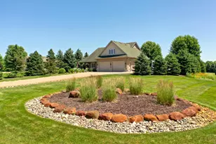 25157 Firefly Ave, Wyoming, MN 55092 - Photo 2