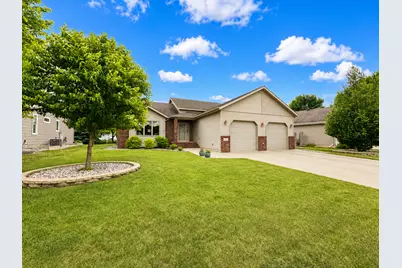 607 13th Avenue N, Moorhead, MN 56560 - Photo 1