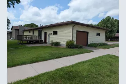 600 8th Street SW, Wells, MN 56097 - Photo 2