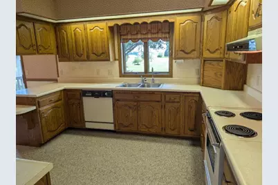 600 8th Street SW, Wells, MN 56097 - Photo 8
