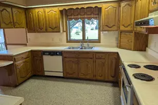 600 8th St SW, Wells, MN 56097 - Photo 8