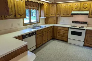 600 8th St SW, Wells, MN 56097 - Photo 10