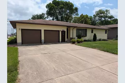 600 8th Street SW, Wells, MN 56097 - Photo 1