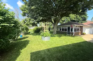2055 English St, Maplewood, MN 55109 - Photo 20