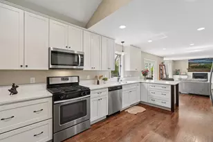 12054 Gantry Ln, Apple Valley, MN 55124 - Photo 10